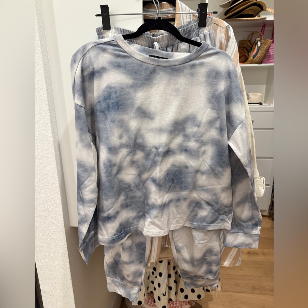 SHEIN Blue and White Tie-Dye Lounge Set